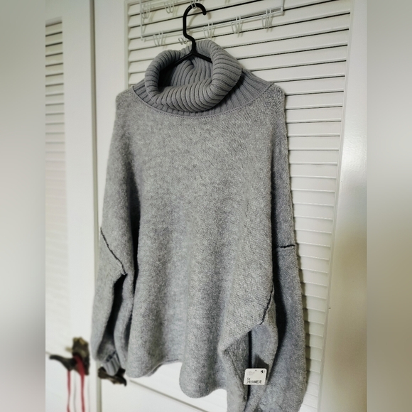 Free People Women's Oversized Pullover Turtleneck Sweater Heather Gray Medium - Picture 1 of 8